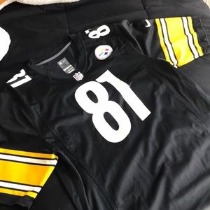 Steelers’ Jersey - Jesse James
